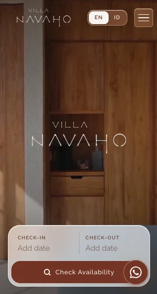 Villa Navaho on a phone